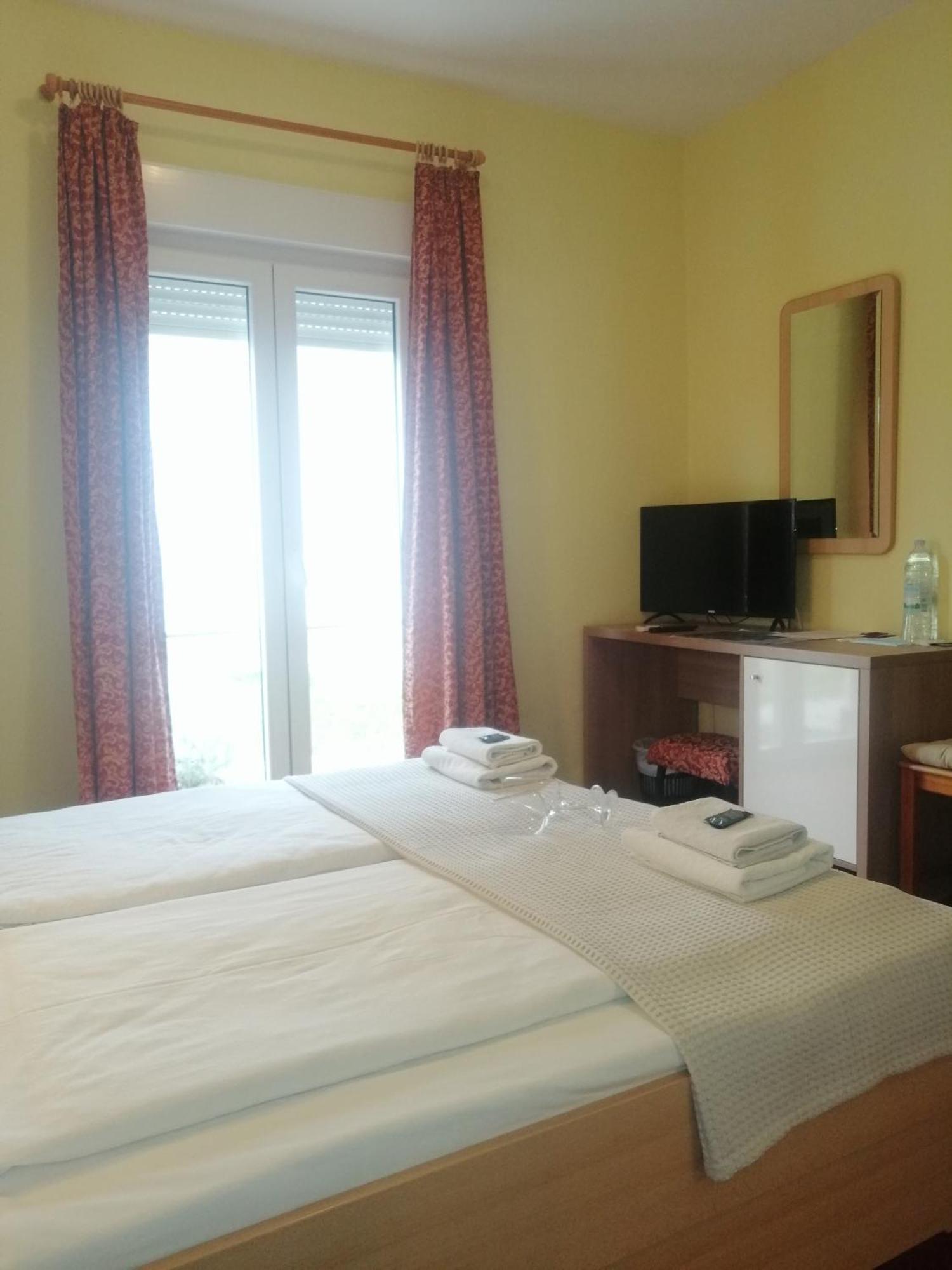 Apartmani Simon โลปาร์ ห้อง รูปภาพ