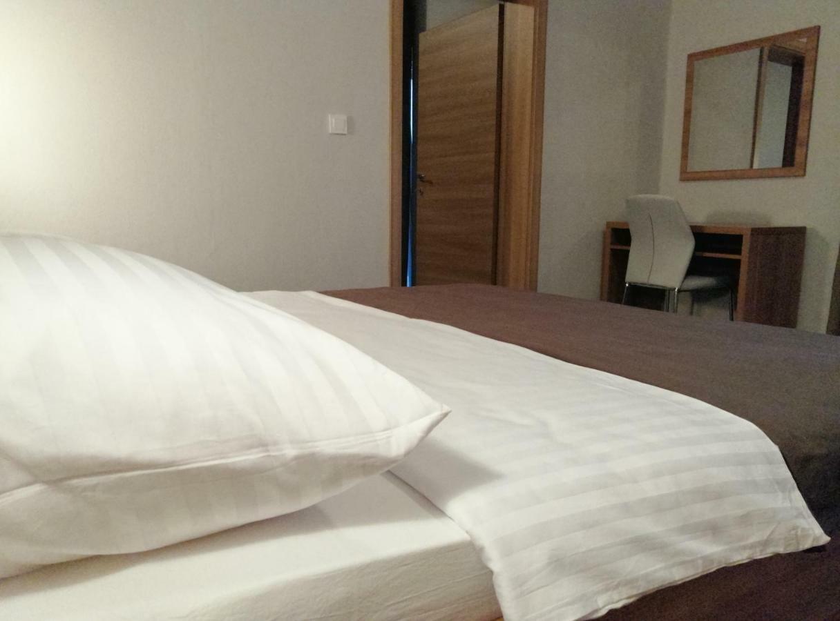 Apartmani Simon โลปาร์ ภายนอก รูปภาพ