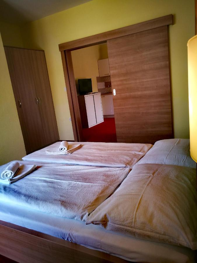 Apartmani Simon โลปาร์ ภายนอก รูปภาพ