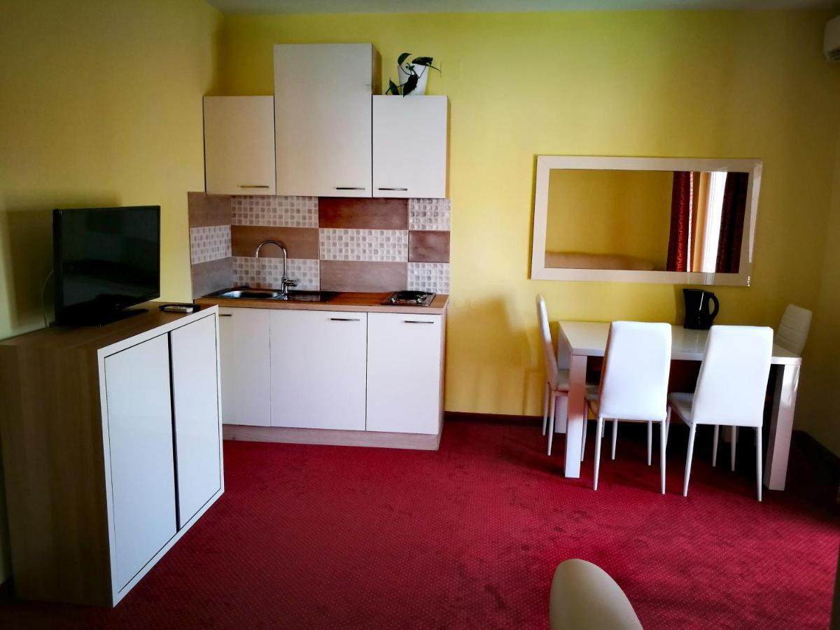 Apartmani Simon โลปาร์ ภายนอก รูปภาพ
